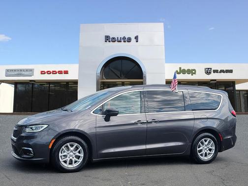 2022 Chrysler Pacifica Touring-L