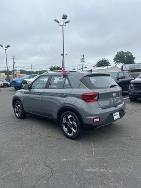 2022 Hyundai VENUE SEL