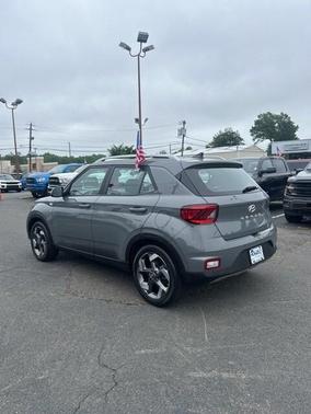 2022 Hyundai VENUE SEL