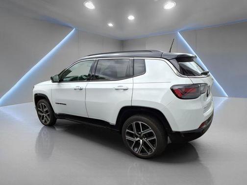 Bright White Clearcoat 2025 Jeep Compass Limited