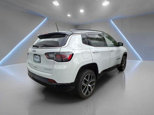Bright White Clearcoat 2025 Jeep Compass Limited