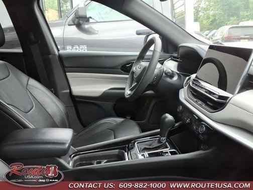 Bright White Clearcoat 2025 Jeep Compass Limited