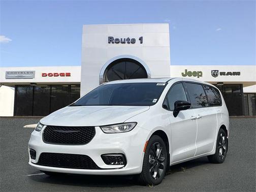 2026 Chrysler Pacifica Select