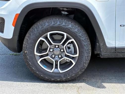 2023 Jeep Grand Cherokee 4xe Trailhawk