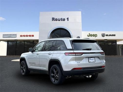 2025 Jeep Grand Cherokee Laredo