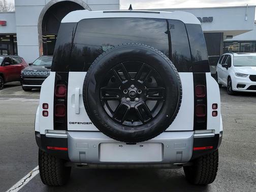 2025 Land Rover Defender P300