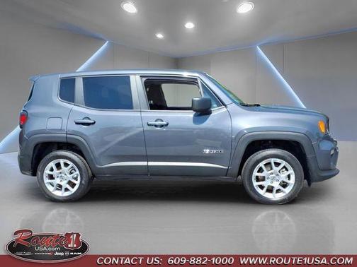 Graphite Gray 2023 Jeep Renegade Latitude