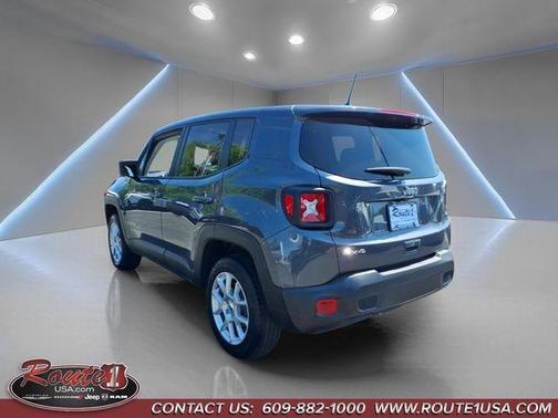 Graphite Gray 2023 Jeep Renegade Latitude