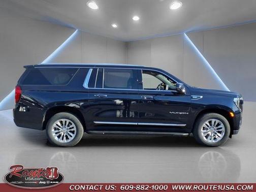 Midnight Blue Metallic 2023 GMC Yukon XL SLT