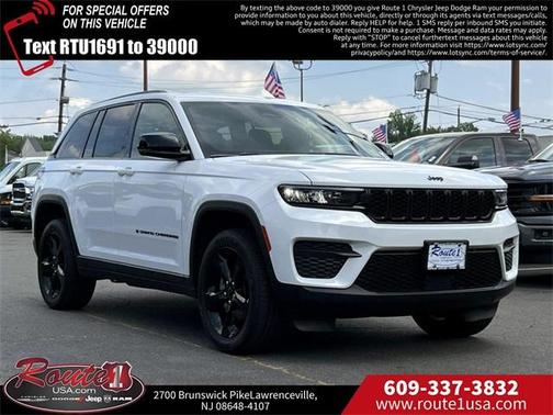 2025 Jeep Grand Cherokee Laredo