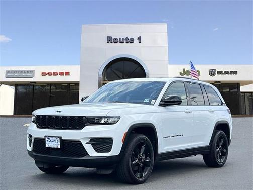 2025 Jeep Grand Cherokee Laredo
