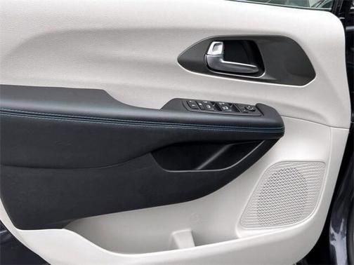 2021 Chrysler Pacifica Touring
