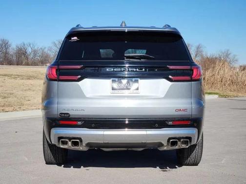 2025 GMC Acadia Denali