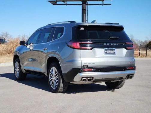 2025 GMC Acadia Denali
