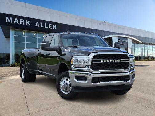 2024 RAM 3500 Tradesman Crew Cab 4x4 8' Box