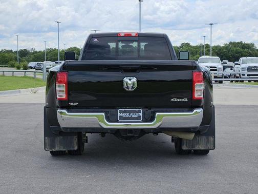 2024 RAM 3500 Tradesman Crew Cab 4x4 8' Box