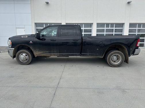 2024 RAM 3500 Tradesman Crew Cab 4x4 8' Box