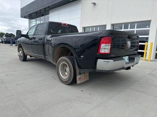 2024 RAM 3500 Tradesman Crew Cab 4x4 8' Box