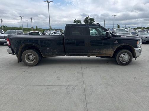 2024 RAM 3500 Tradesman Crew Cab 4x4 8' Box
