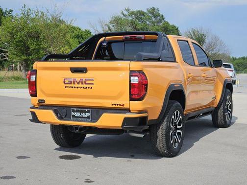 2025 GMC Canyon Base