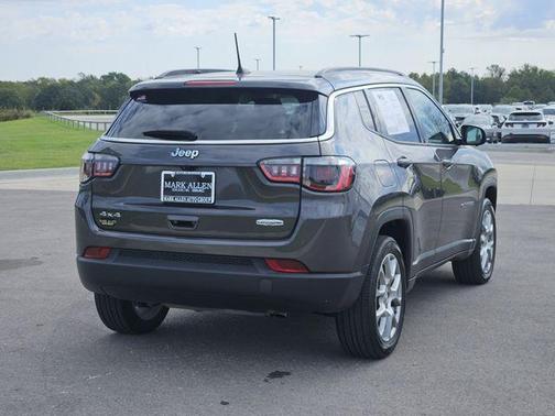 2022 Jeep Compass Latitude Lux