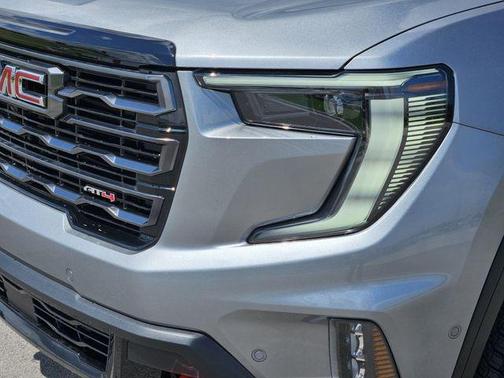 2026 GMC Acadia AWD AT4