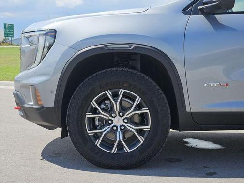 2026 GMC Acadia AWD AT4