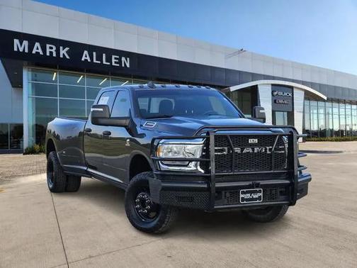 2024 RAM 3500 Tradesman Crew Cab 4x4 8' Box