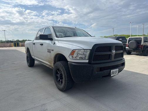 2018 RAM 2500 Tradesman Crew Cab 4x4 6'4' Box