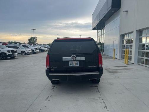 2013 Cadillac Escalade ESV Platinum Edition