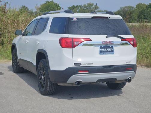 2017 GMC Acadia SLT-1