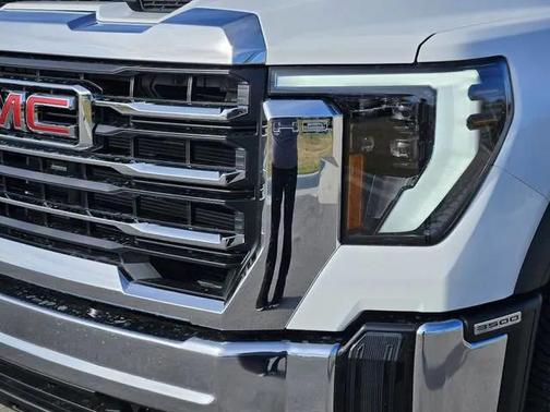 2026 GMC Sierra 3500 SLE