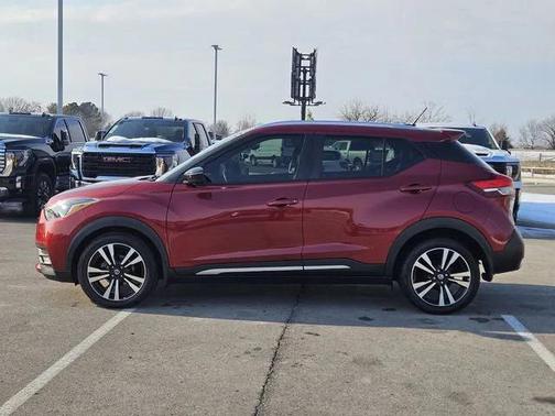 2019 Nissan Kicks SR