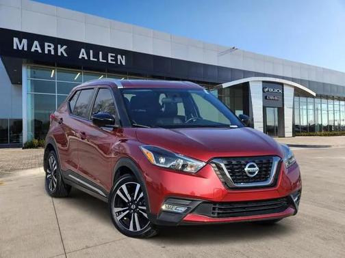 2019 Nissan Kicks SR