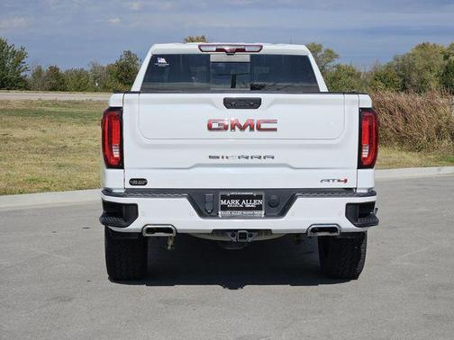 2022 GMC Sierra 1500 AT4