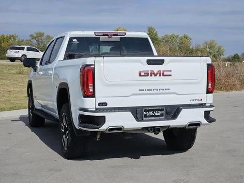 2022 GMC Sierra 1500 AT4