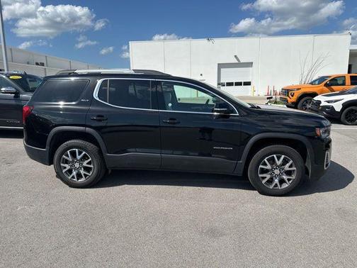 2023 GMC Acadia AWD SLT