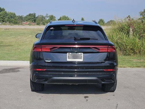 2021 Audi Q8 55 Premium Plus