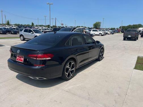 2020 Volkswagen Passat 2.0T R-Line