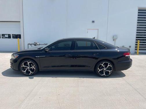 2020 Volkswagen Passat 2.0T R-Line
