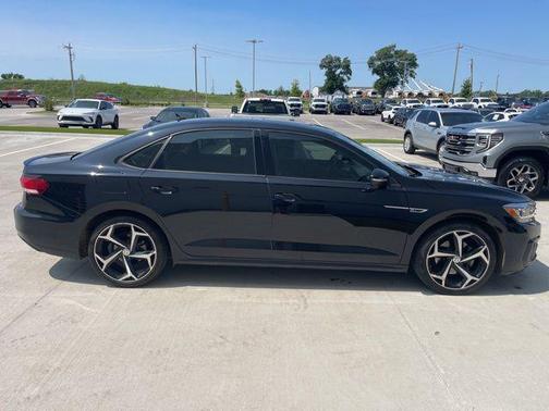 2020 Volkswagen Passat 2.0T R-Line