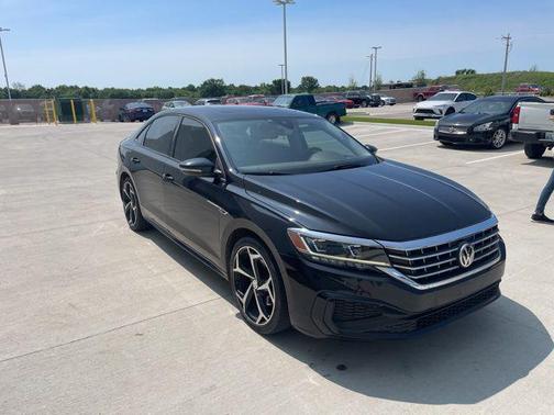 2020 Volkswagen Passat 2.0T R-Line
