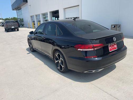 2020 Volkswagen Passat 2.0T R-Line