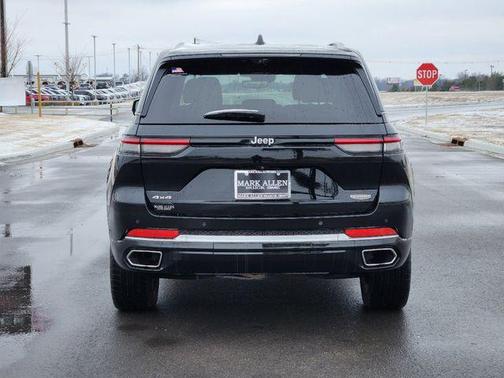2023 Jeep Grand Cherokee Summit