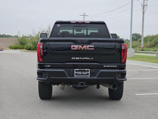 2024 GMC Sierra 2500 Denali