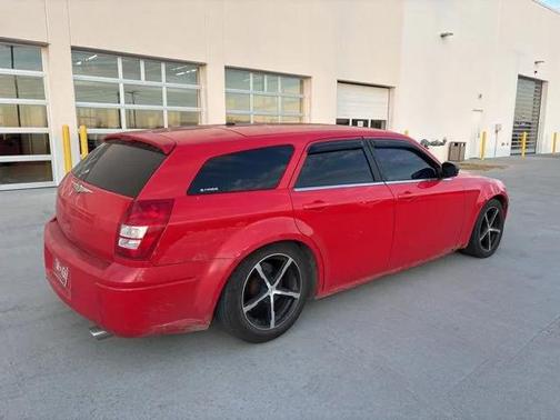 2007 Dodge Magnum Base