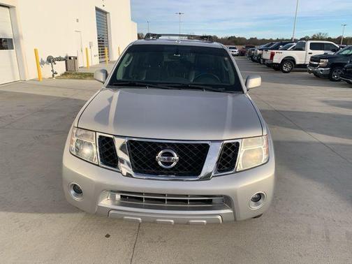 2012 Nissan Pathfinder LE