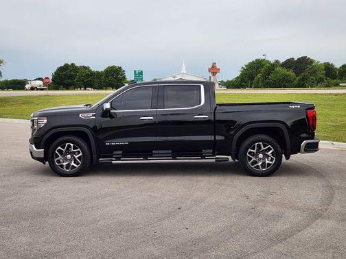 2022 GMC Sierra 1500 SLT