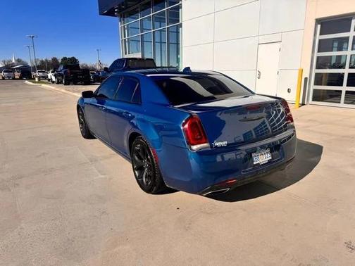 2022 Chrysler 300 Touring