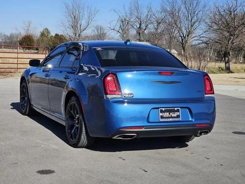 2022 Chrysler 300 Touring